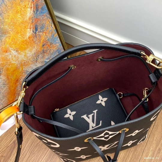 WIS VUITTON NÉONOÉ LOUIS 1224